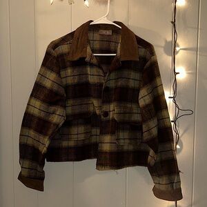New York Style. Wool Coat. S/M. Warm Plaid Design. Vintage- in great condition.